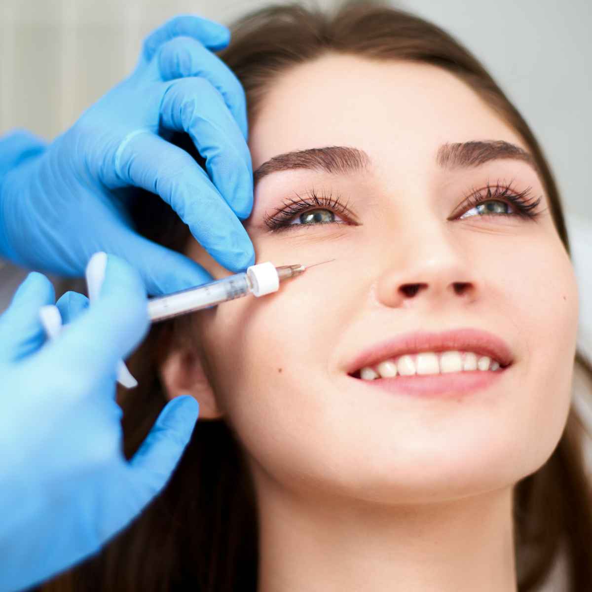 Relleno de ojeras con Ácido Hialurónico